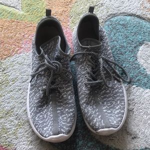 Chic abstract print shoes